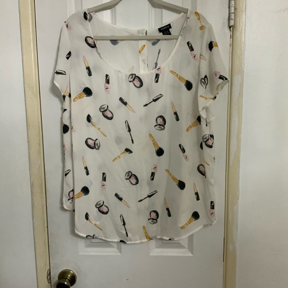 Makeup print top